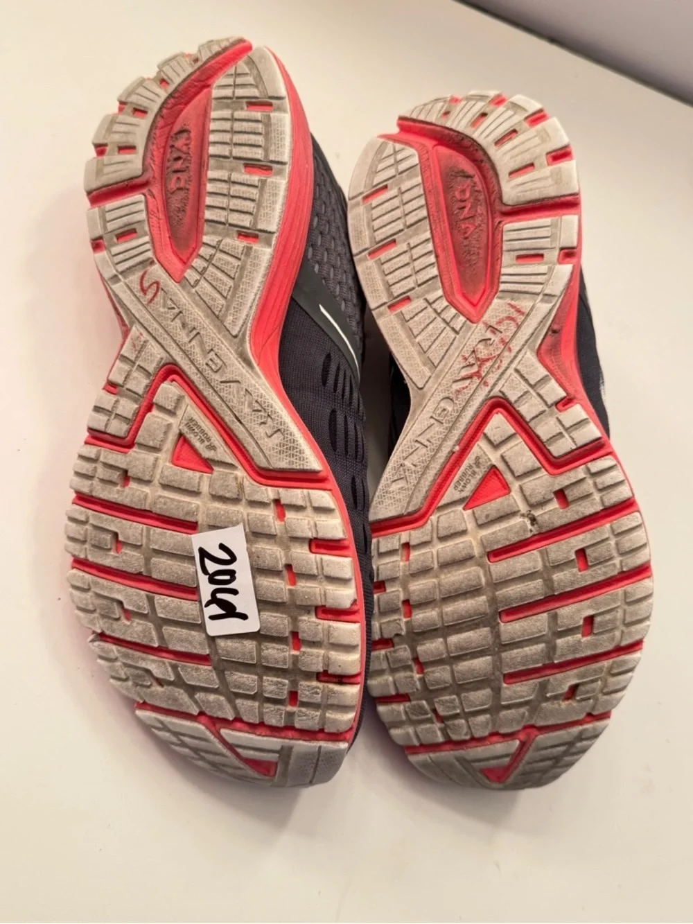 Brooks Ravenna 9 Womens Size Ebony/Diva Pink Walking Jogging Running Shoes